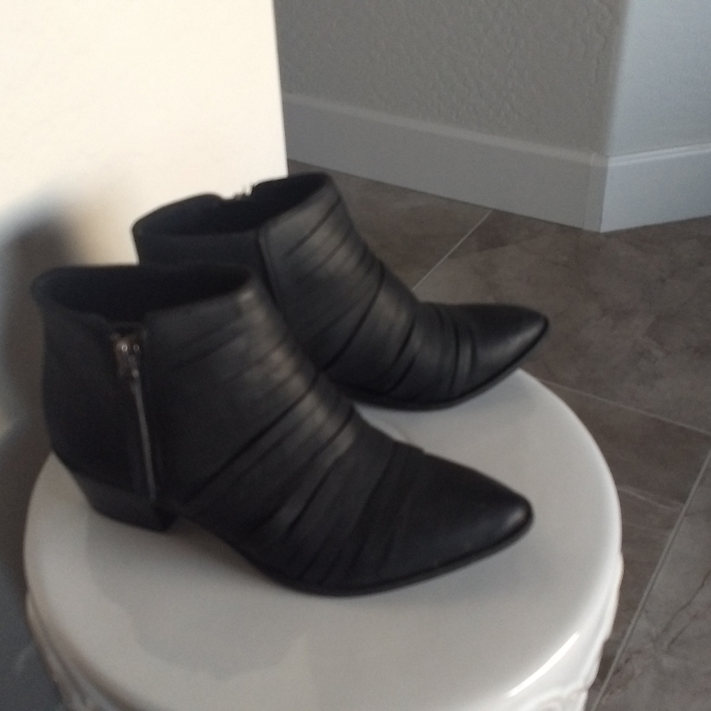 Circus by Sam Edelman ankle boots